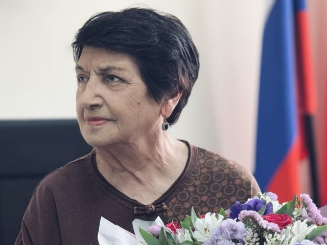 В Балашихинской больнице отметили 50-летие работы заслуженного врача