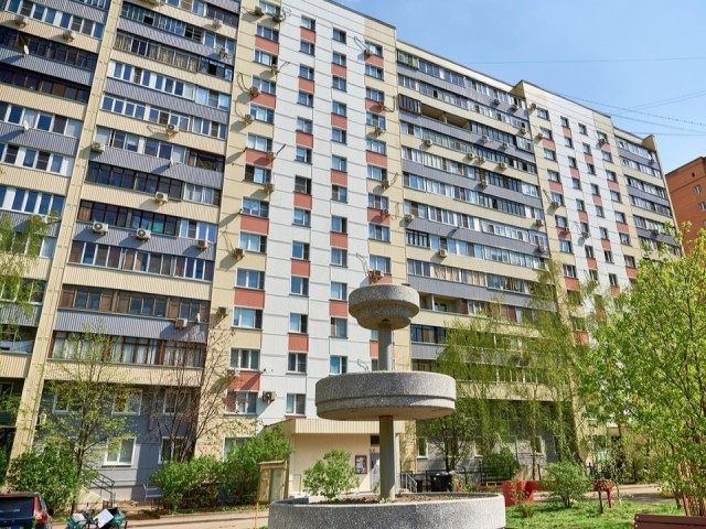 Ремонт балконных плит и входных групп завершен в доме №10 на Южной улице