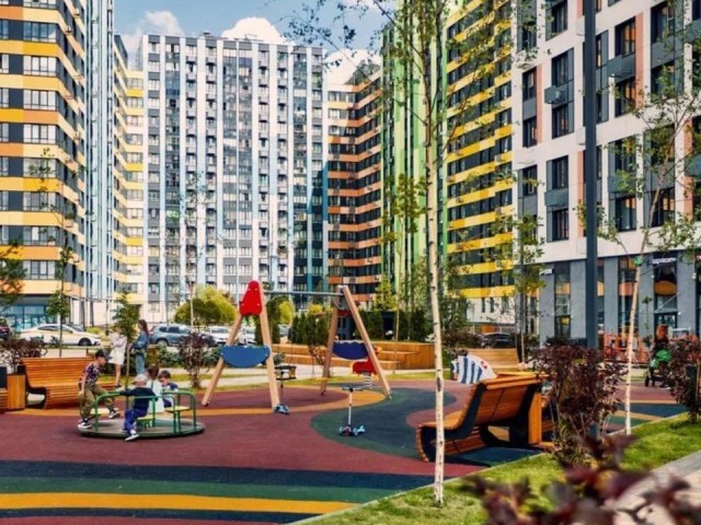 В новом жилом комплексе в Химках активно развивается торговая и социальная инфраструктура
