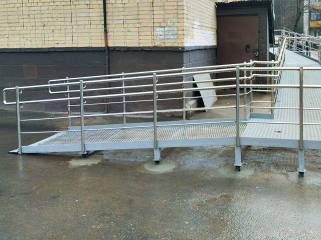 Дом в Егорьевске оборудовали пандусом по требованию прокуратуры