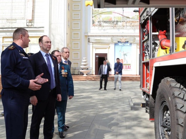 В Ступине наградили более 50 пожарных и спасателей