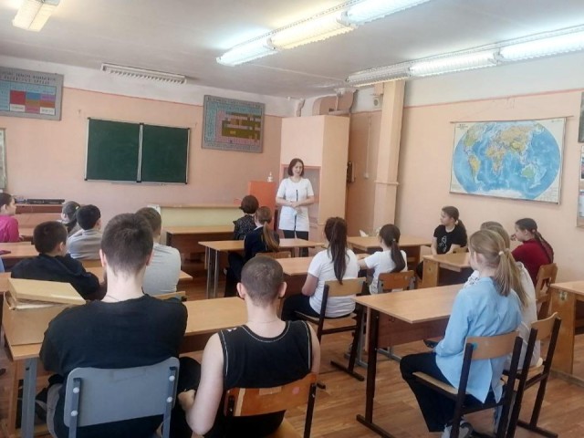 Стоматолог Каширской больницы научила школьников правильно заботиться о зубах