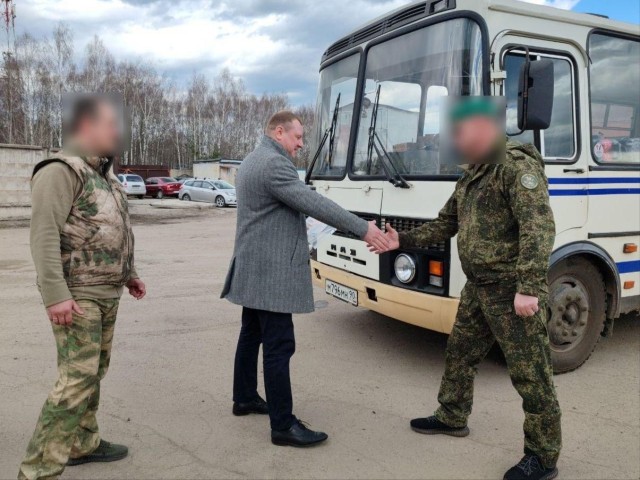 Черноголовцы загрузили гуманитарной помощью целый автобус — его отправят на фронт