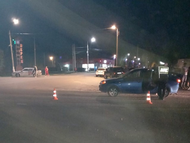 Медики оказали помощь женщине и ребенку, пострадавшим в ДТП в Верее