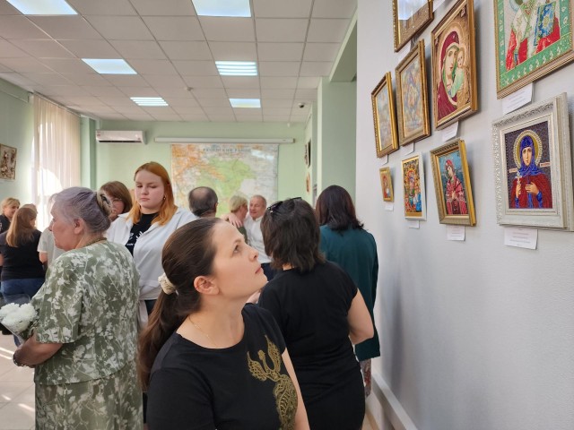 В Раменском можно увидеть уникальные вышитые иконы