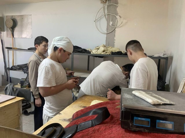 Правоохранители задержали на рынке в Серпухове 15 нелегалов