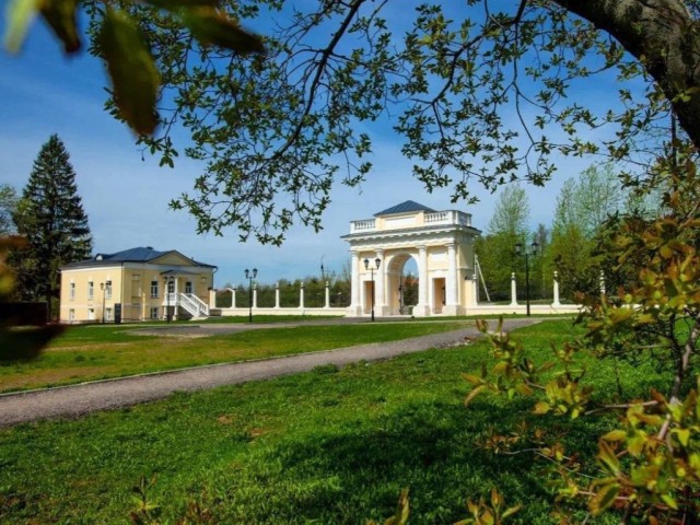 Концерт звезд эстрады и модный показ в русском стиле пройдут в  Гребневе в воскресенье