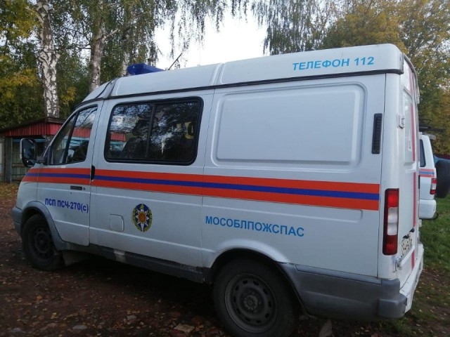 В Дмитрове спасатели распилили решетку, чтобы помочь медикам попасть в квартиру пенсионерки