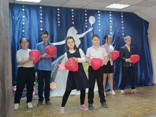 Дети из коррекционной школы Лобни порадовали пенсионеров ярким концертом