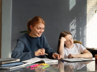 Родителям объяснили, как правильно выбирать репетитора ребенку-школьнику