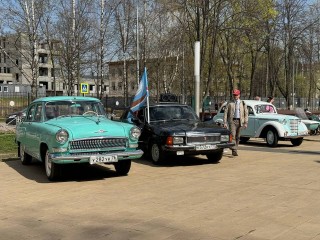 Клуб старинных автомобилей «Старый Дилижанс» открыл сезон выставкой в Королеве