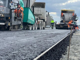 На участке «Калиново-Дракино» в Серпухове укладывают новое покрытие