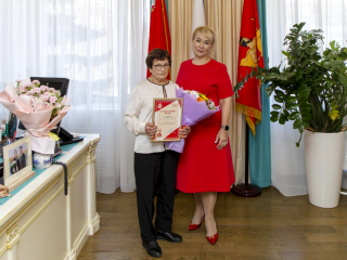 Деньги, которые копила на куклу, отдала на танк: в Электростали наградили Адель Воронец