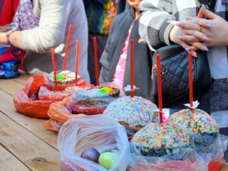 В Никольском храме в Лосино-Петровском освящают пасхальные куличи до 19:00