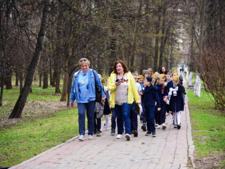 Жители узнали историю создания парка Мира в Мытищах на пешеходной экскурсии
