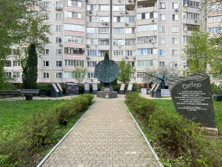 Теперь чисто: мусор в Сквере памяти ветеранов ВОВ собрали красногорцы