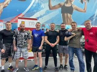 Сколько раз можно поднять шестнадцатикилограммовую гирю за четыре минуты, узнали в Серпухове