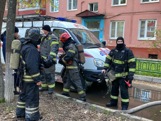 В Чехове при пожаре в квартире на улице Мира эвакуировали 35 человек