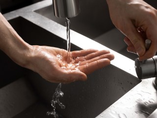 Подачу холодной воды жителям Софрино восстановят к 18.00