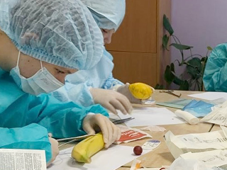 В Ступине школьники прооперировали банан и виноград