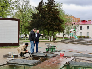 В Больших Дворах устанавливают Вечный огонь