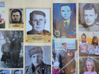 Ученики школы №1 Королева оформили стену фотографиями участников войны