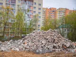 Вместо снесенного недостроя на улице Радужной разобьют сквер с яблоневым садом