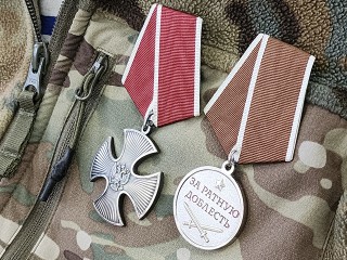 Супруге погибшего военнослужащего помогут восстановить наградные документы мужа