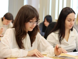 Студенты коломенского ГСГУ написали краеведческий диктант