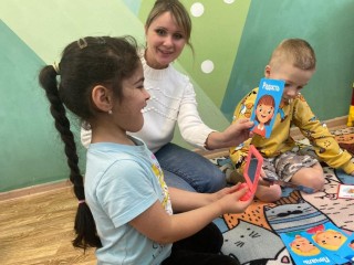 Детей с ОВЗ в Воскресенске учат понимать и выражать свои чувства в проекте «Страна эмоций»