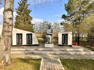 В Чехове обновляют памятники и обелиски в преддверии 9 мая