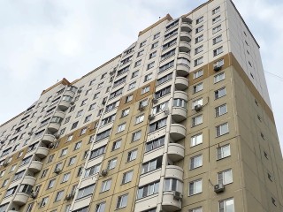 Подростки гуляли на крыше многоэтажки на Можайском шоссе