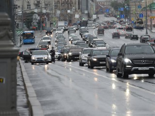 Утром во вторник на подмосковные дороги выехал 1 млн автомобилей