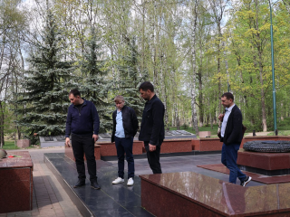 Жителей Дзержинского приглашают на генеральную уборку сквера Победы 26 апреля
