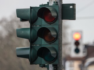 На перекрестке улиц Победа и Краснознаменная отключат светофор