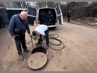 Коммунальщики прочистили колодцы в Пушкино, Софрино и Лесных Полянах