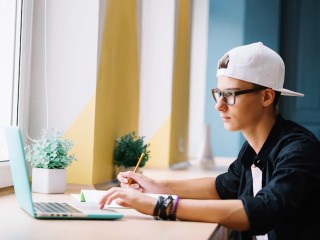 Подросткам начали предлагать зарплаты от ₽80 тыс.