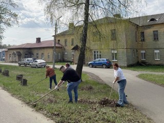Студенты-медики из Ступина навели порядок у каширской больницы