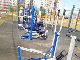 Площадку для воркаута в Лосино-Петровском избавили от ржавчины