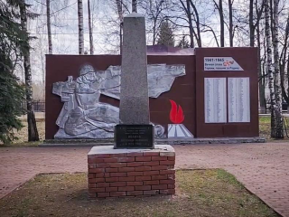 От покраски до озеленения: в Никоновском обновляют мемориал сельчанам, погибшим в годы ВОВ
