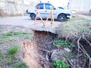 В Шевлякове отремонтируют провалившийся тротуар и дорогу