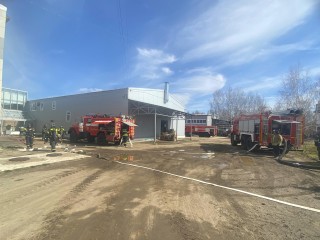 Спасатели отработали действия при пожаре на предприятии