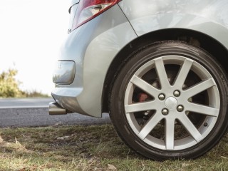 Автомобилистам, которые испортили газоны в ЦМИСе, грозит штраф