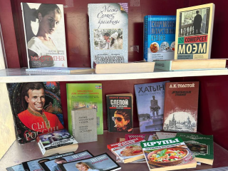 Станцию буккроссинга в сквере Пушкина пополнили новыми книгами для детей и взрослых