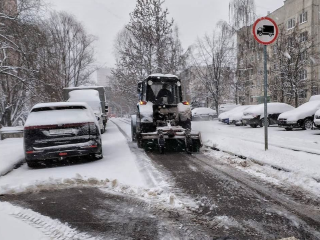 Городские службы с утра расчищают Люберцы от последствий снежного циклона