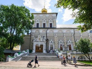 Страстная пятница в 2025 году: что можно и нельзя делать в великий день скорби