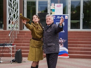 В Химках прошла патриотическая акция «Вальс Победы»