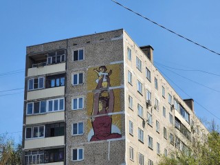 Кровлю известного дома с муралом в Солнечногорске капитально отремонтируют