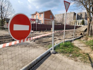 Более 600 метров нового канализационного коллектора проложили в Куровском