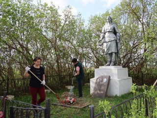 В Лотошине привели в порядок мемориал советским разведчицам